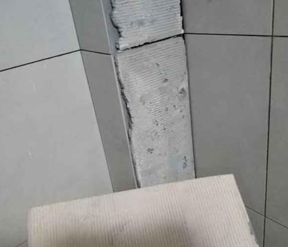 绥滨瓷砖空鼓维修公司分享下厨房瓷砖脱落的补救措施。